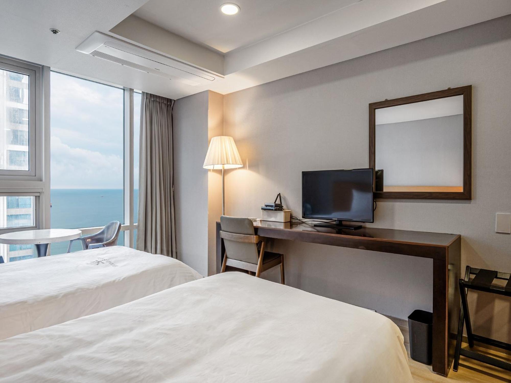 Haeundae Seacloud Hotel Residence Busan Exterior photo