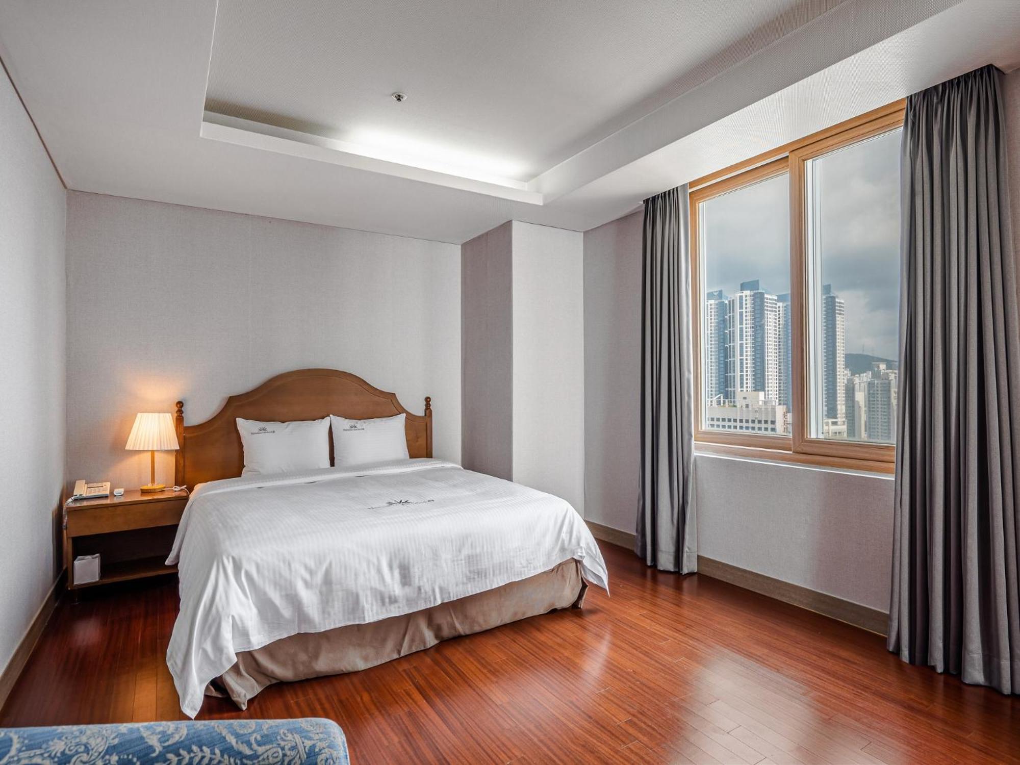 Haeundae Seacloud Hotel Residence Busan Exterior photo