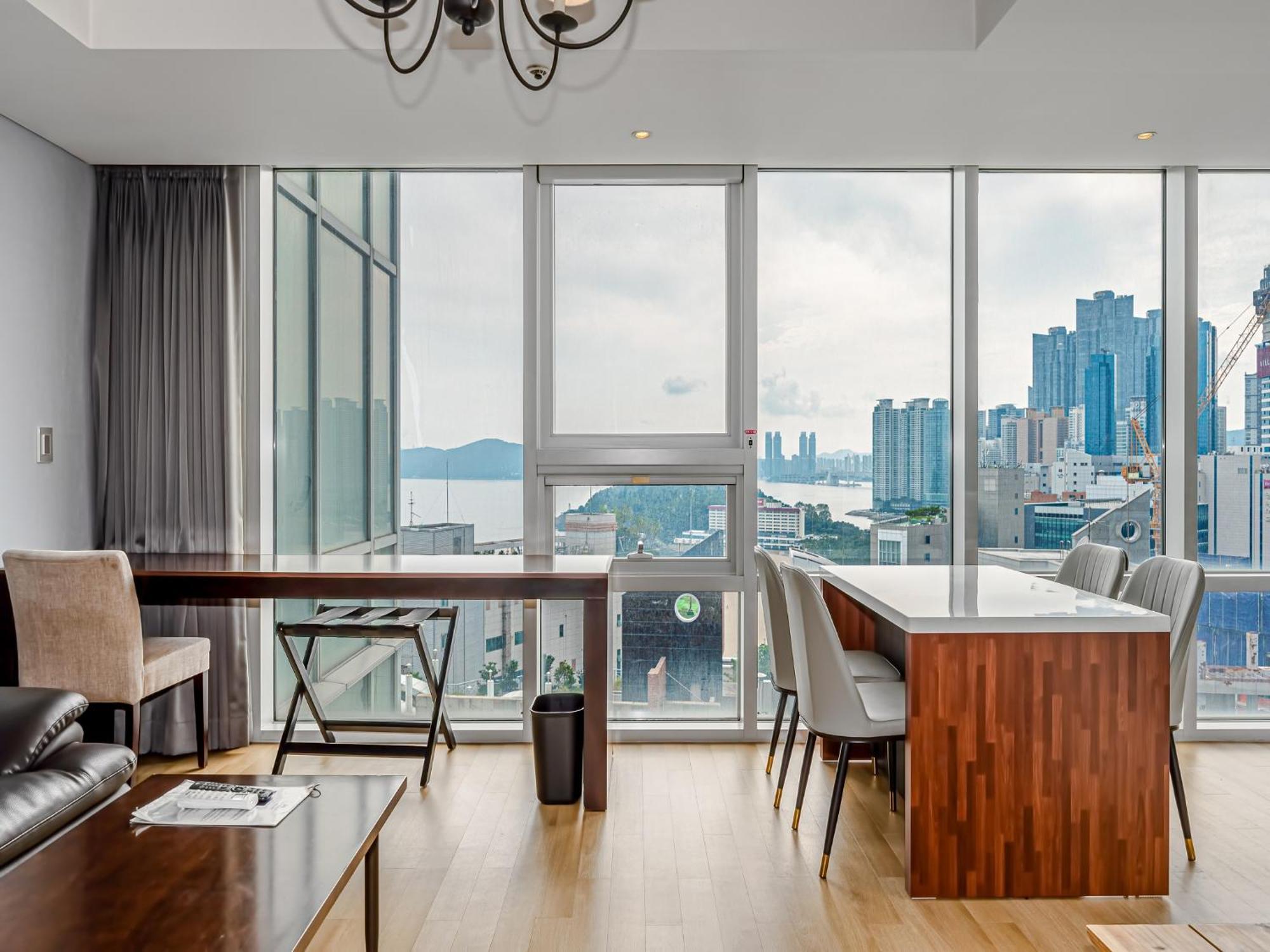Haeundae Seacloud Hotel Residence Busan Exterior photo