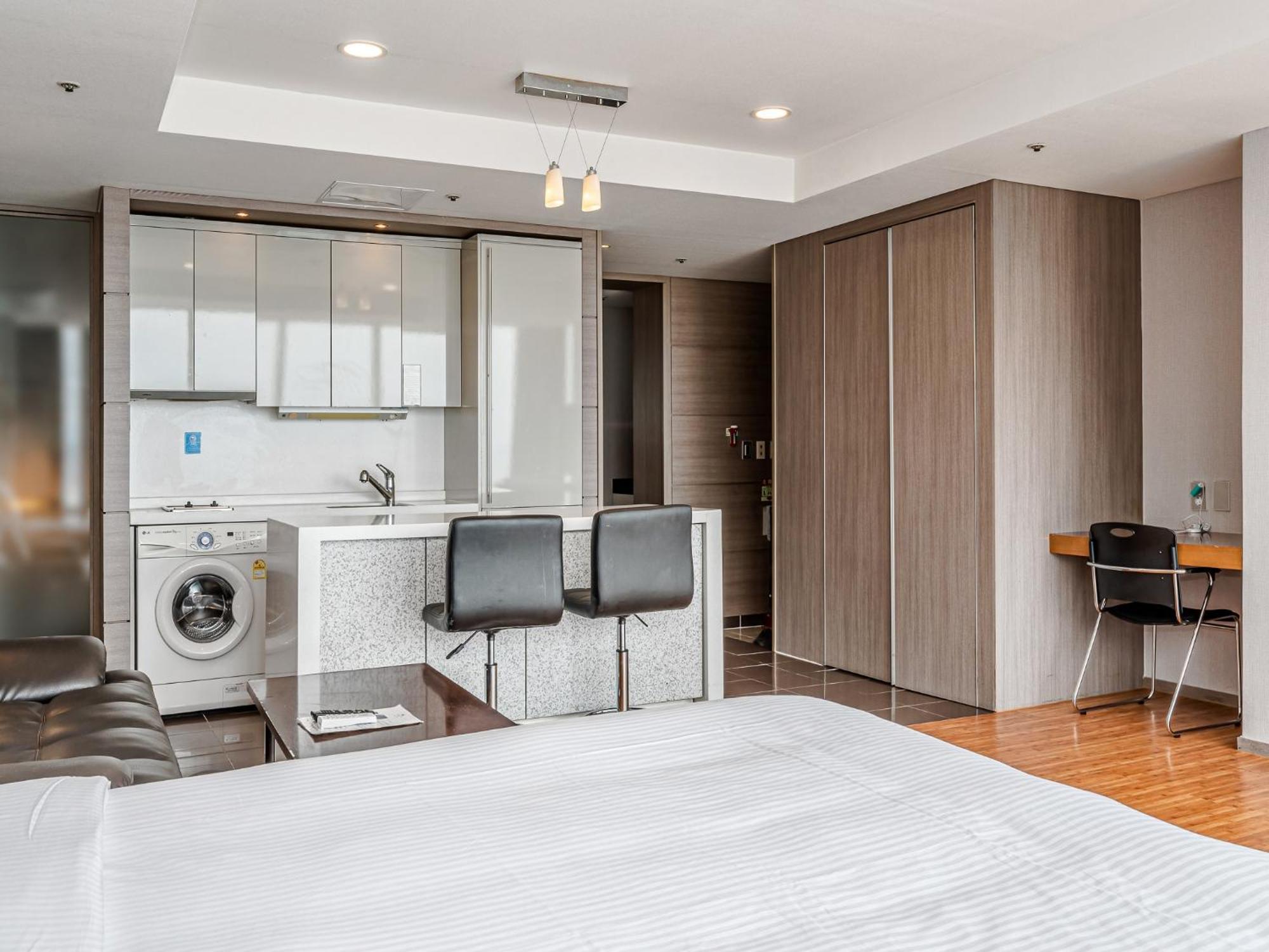 Haeundae Seacloud Hotel Residence Busan Exterior photo