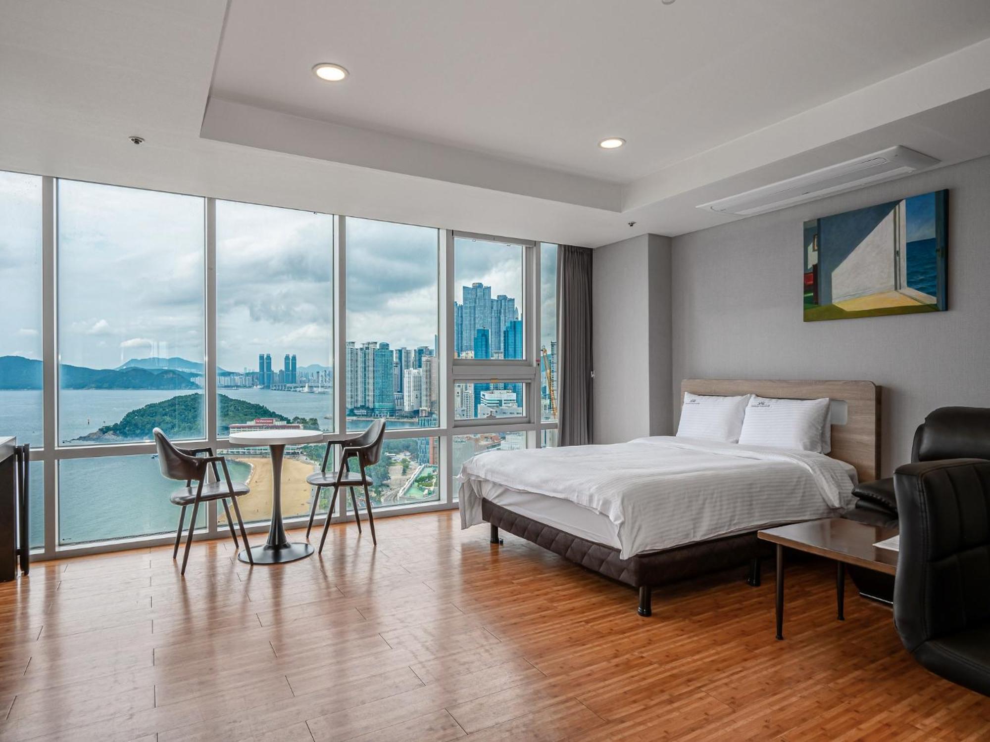 Haeundae Seacloud Hotel Residence Busan Exterior photo