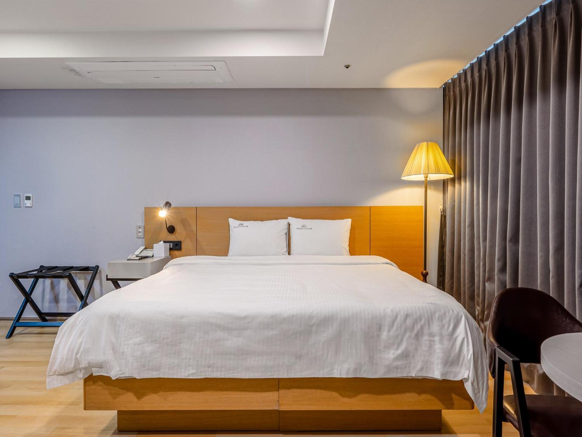 Haeundae Seacloud Hotel Residence Busan Exterior photo