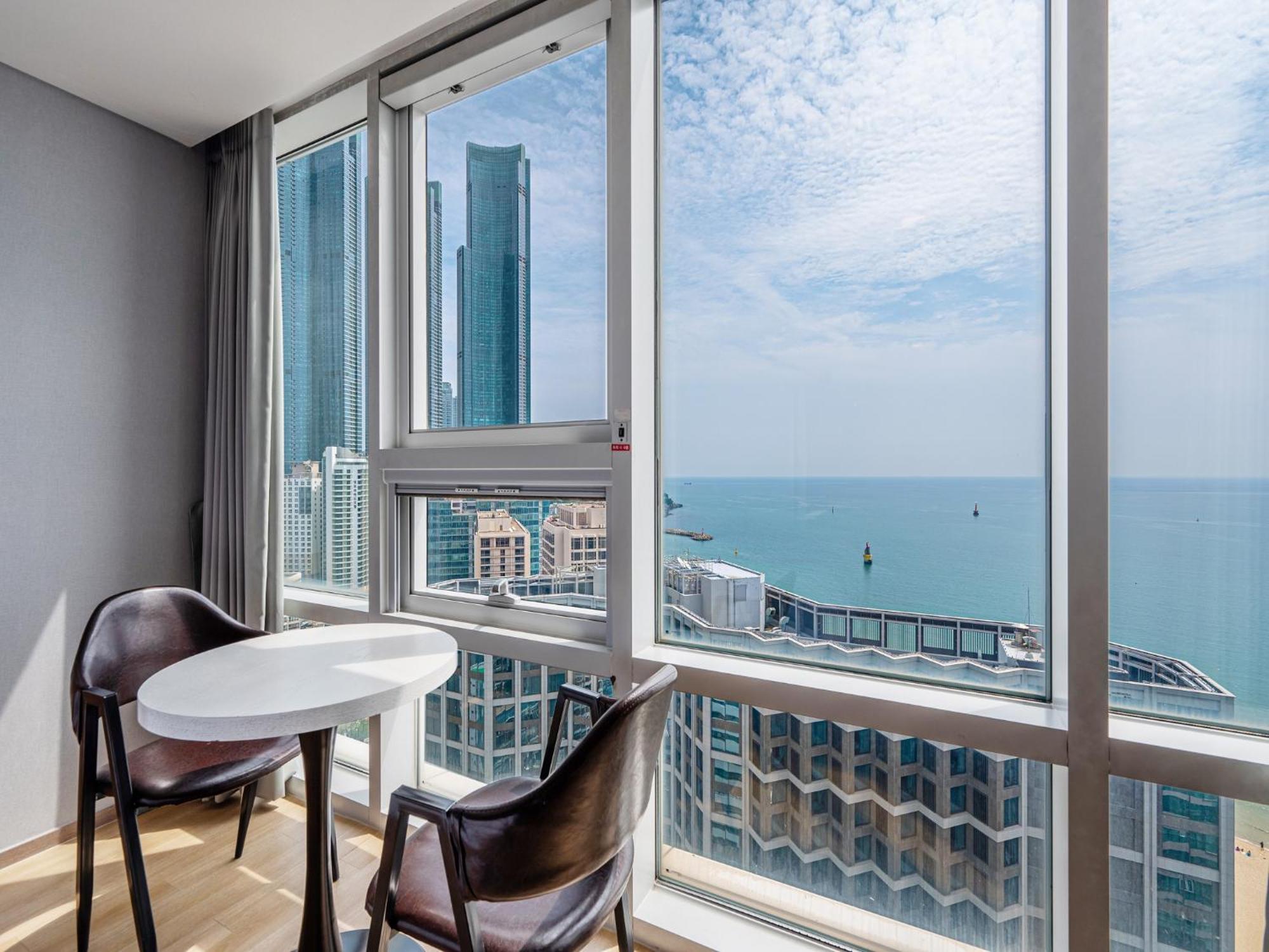 Haeundae Seacloud Hotel Residence Busan Exterior photo